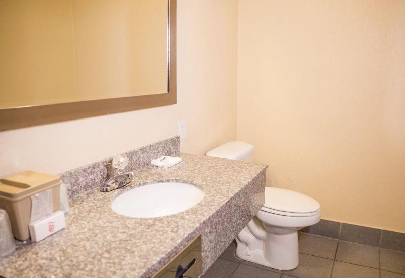 Red Roof Inn Mobile - Midtown エクステリア 写真